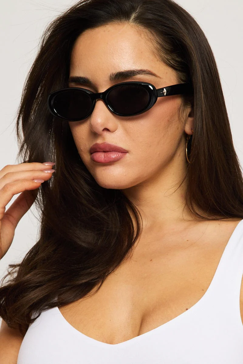Black Fashion Sunglasses - Image 2