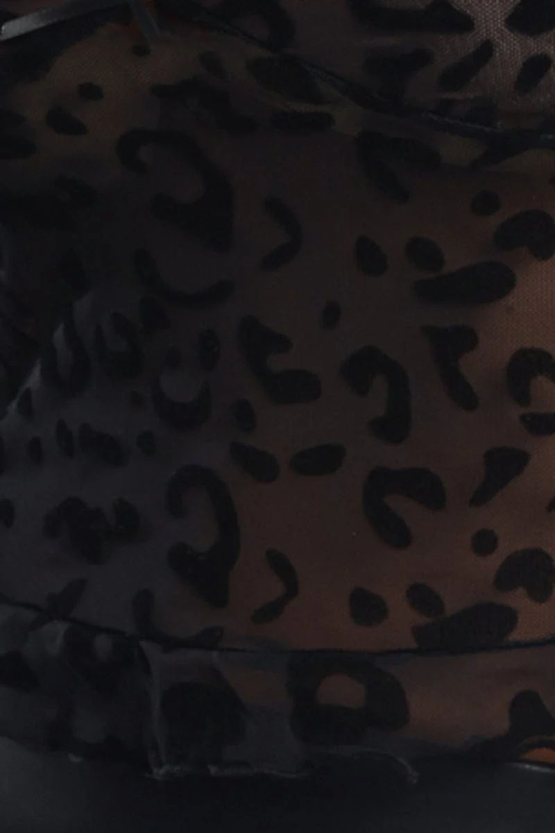 Black V Neckline Top Sleevless - Image 5