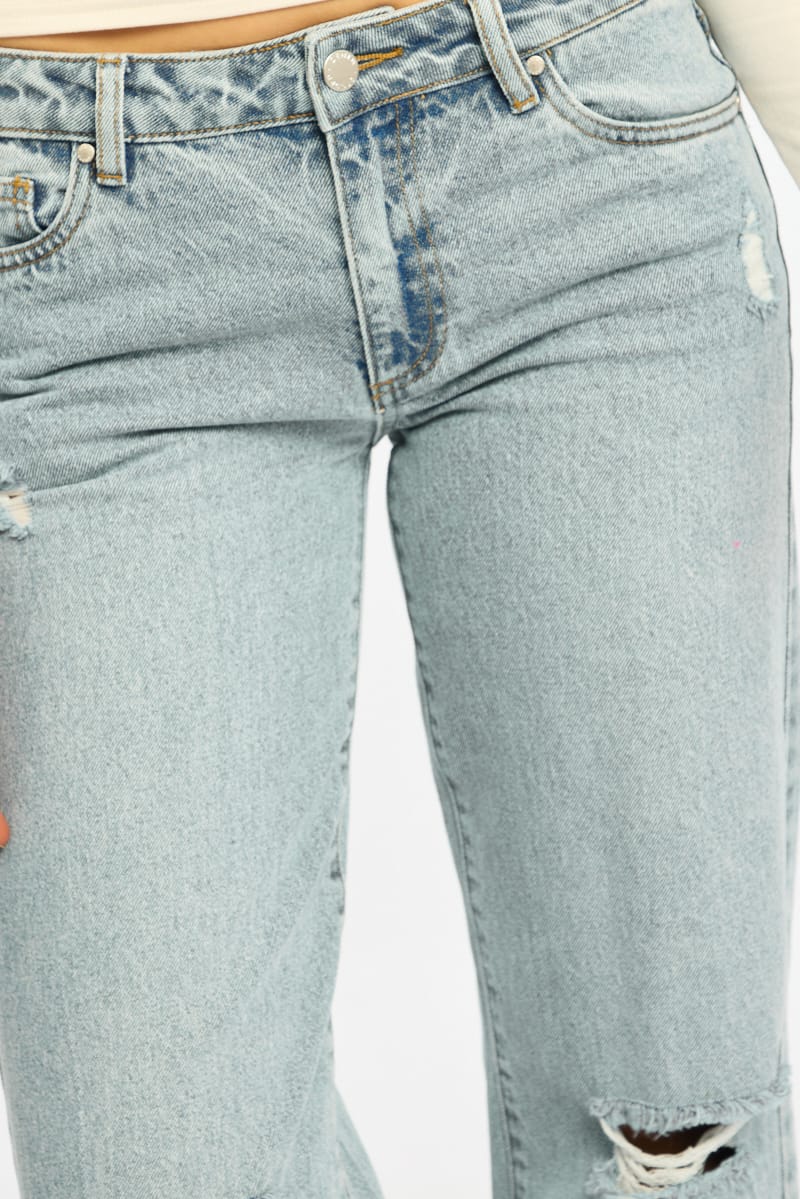 Denim Distressed Straight Jeans Light Wash - Image 6