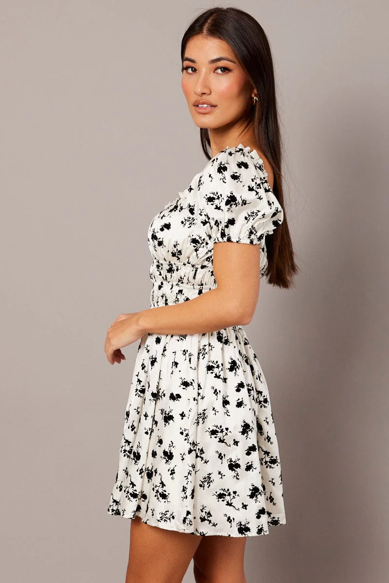 White Floral Fit And Flare Dress Puff Sleeve - Image 4